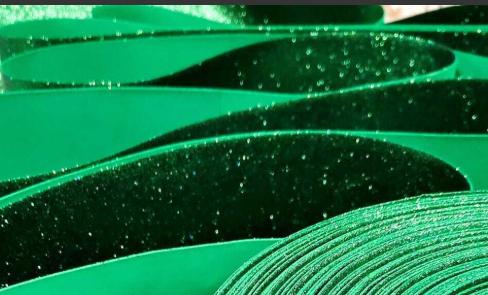 EVA-Foamiranas-Blizgantis Žalia Nefrito Spalva 1,5mm (ruloninis )